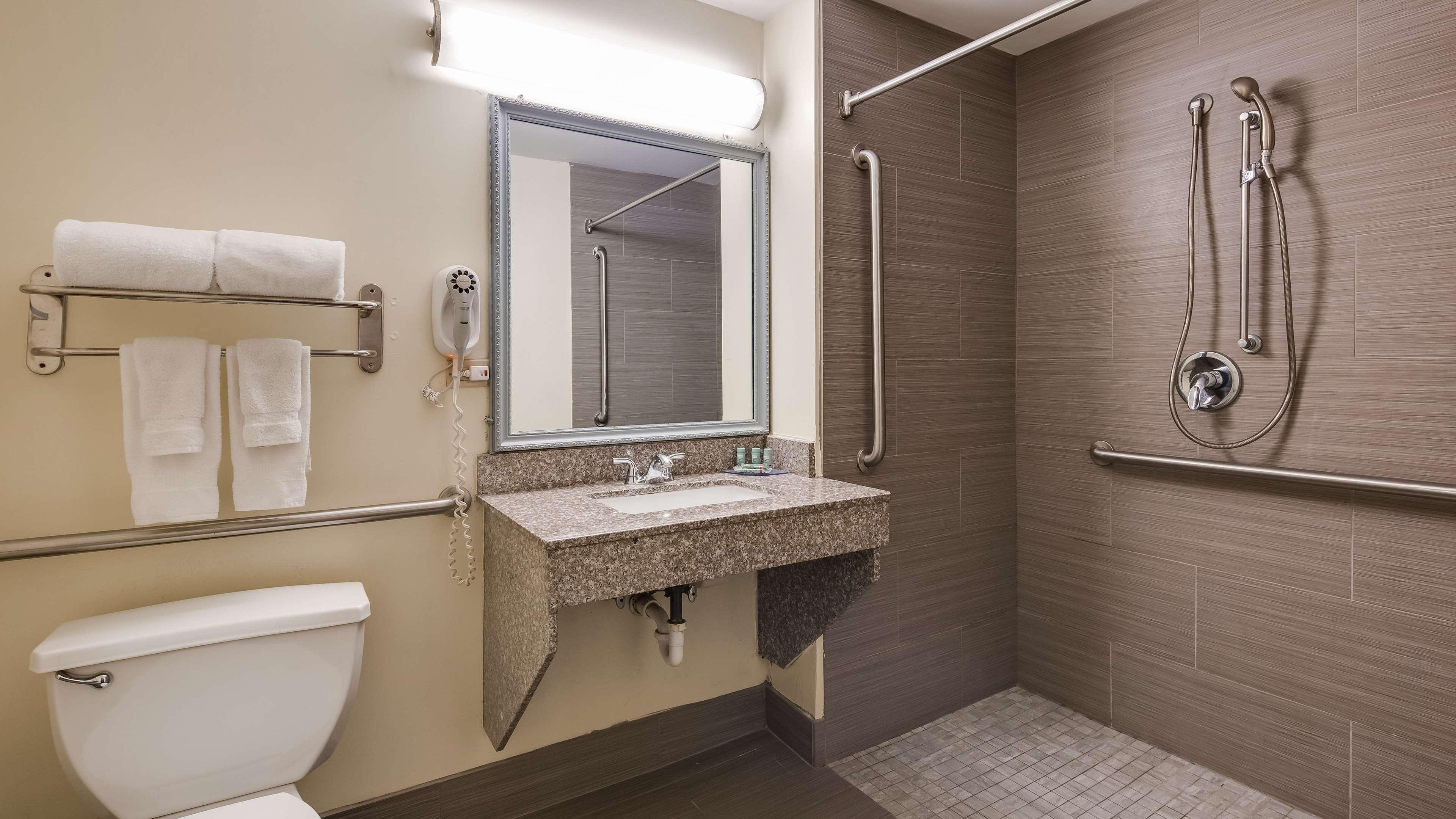 Best Western Rayne Inn Экстерьер фото