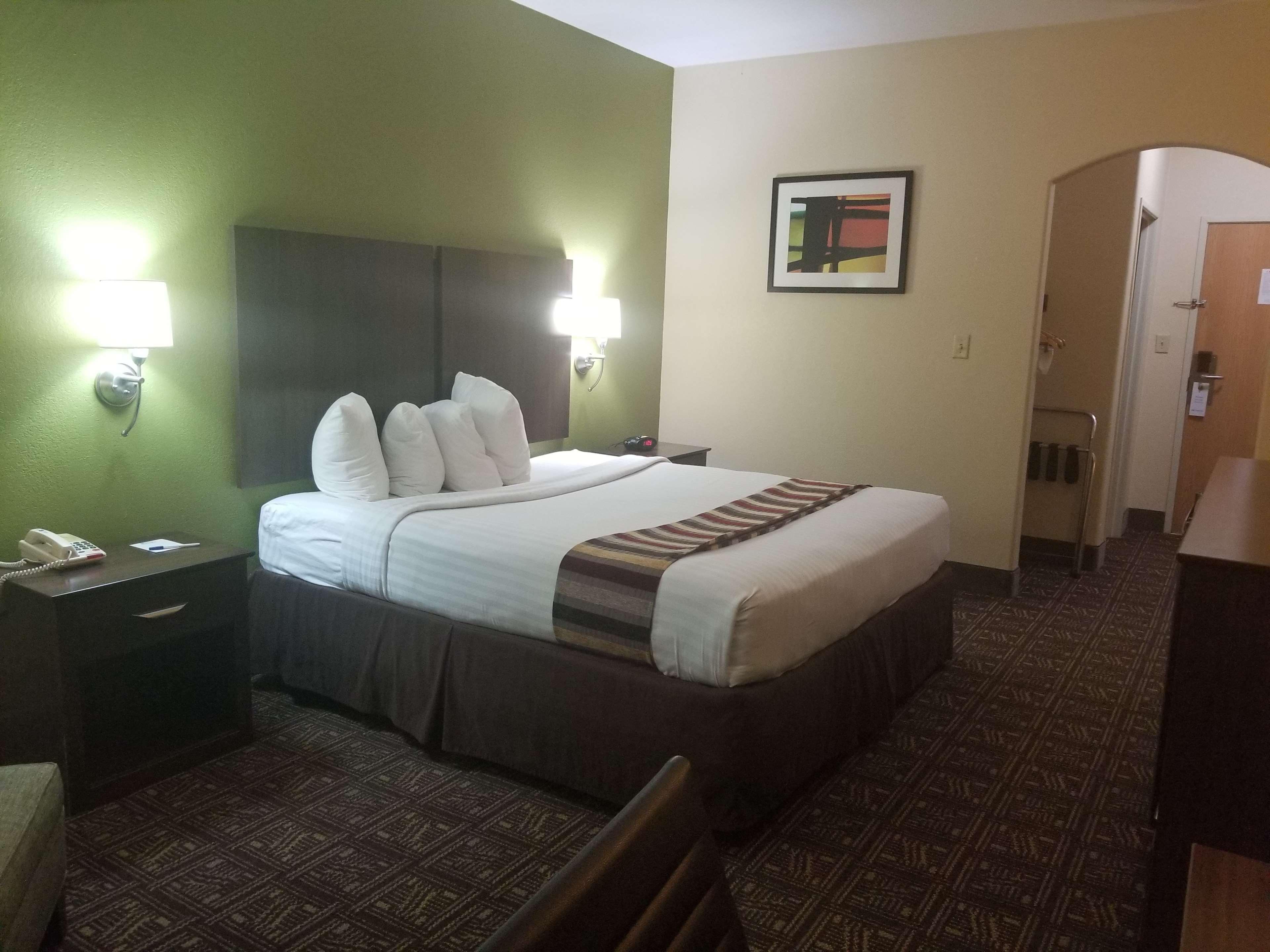 Best Western Rayne Inn Экстерьер фото
