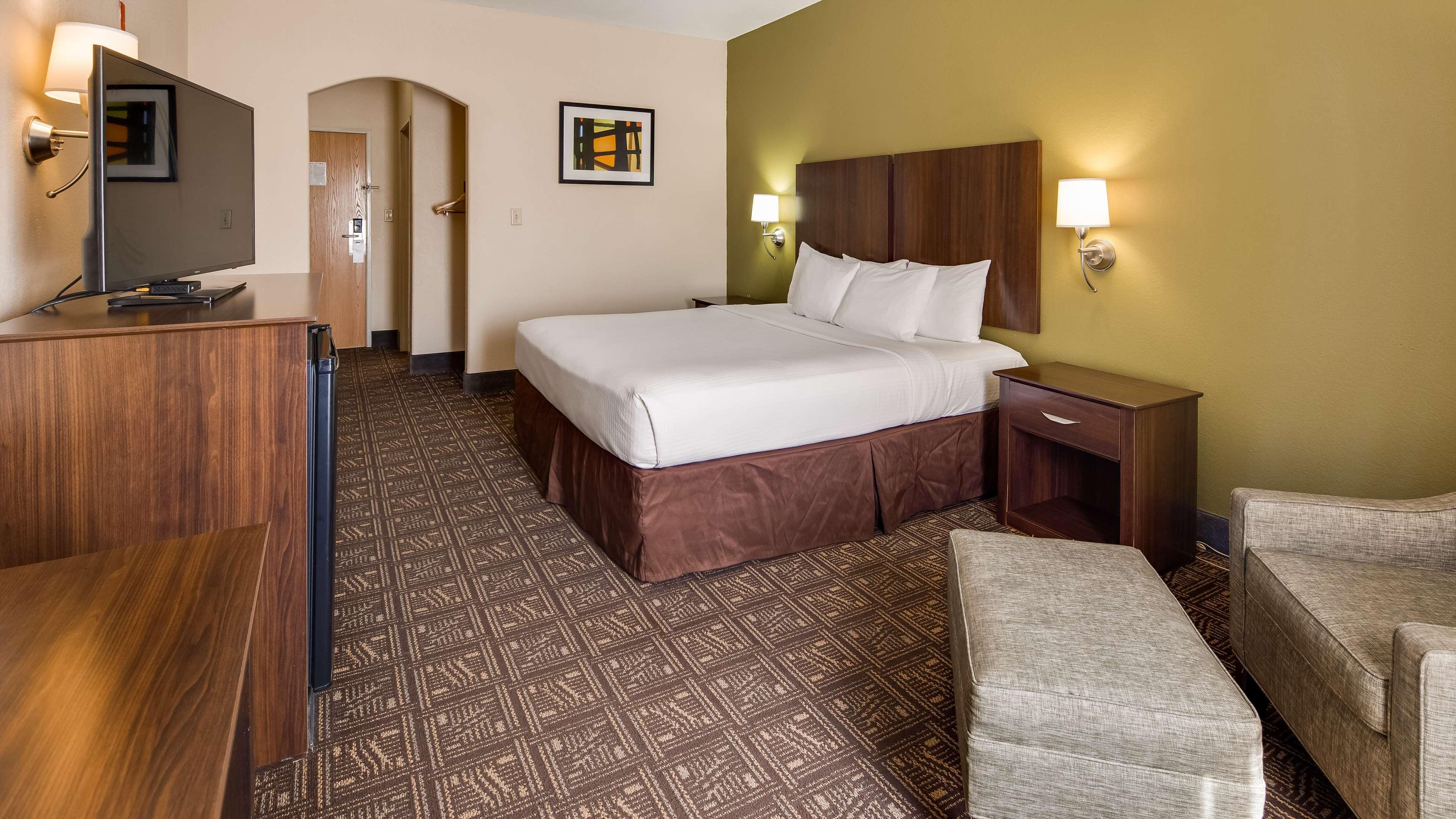 Best Western Rayne Inn Экстерьер фото
