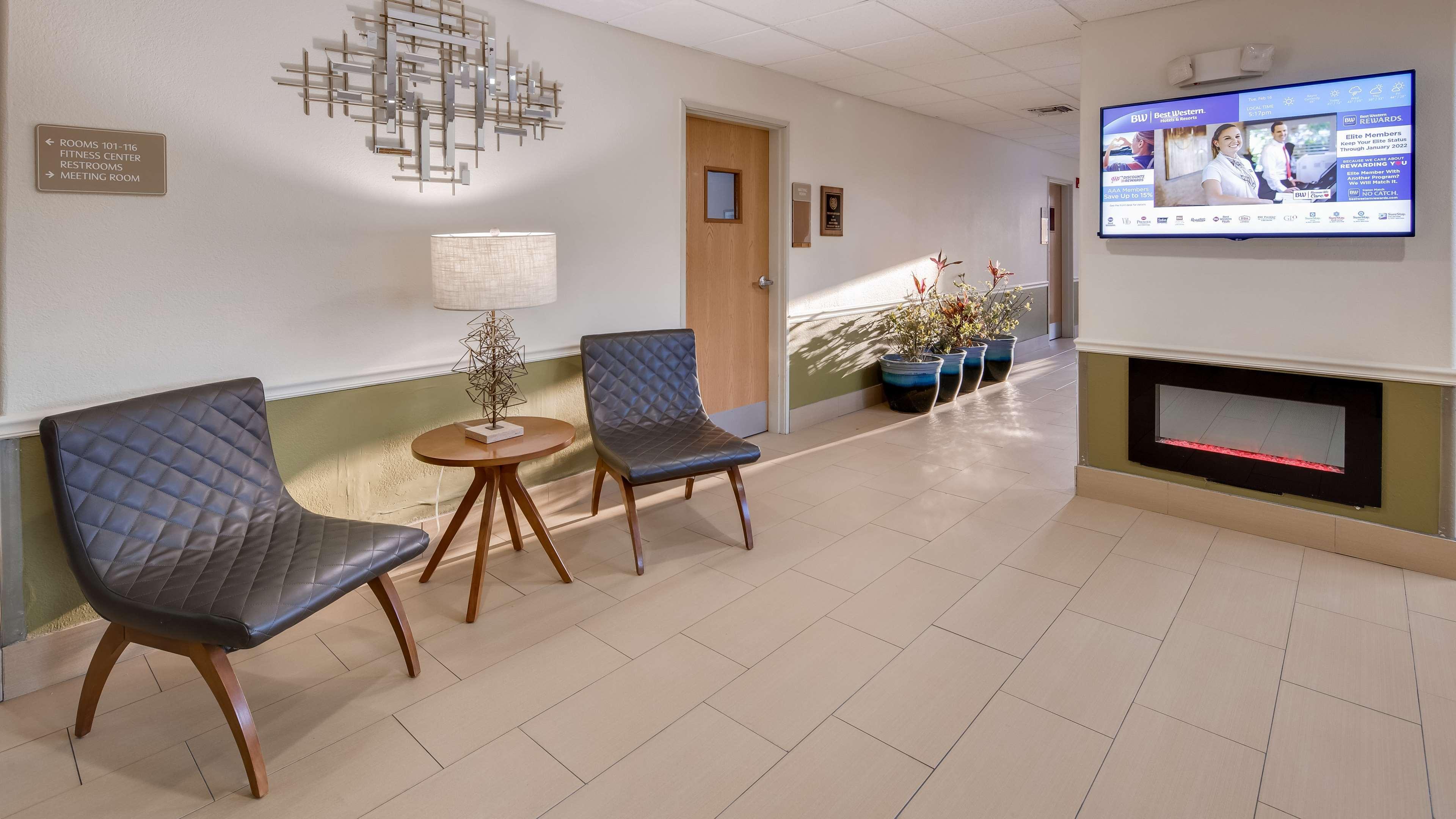 Best Western Rayne Inn Экстерьер фото