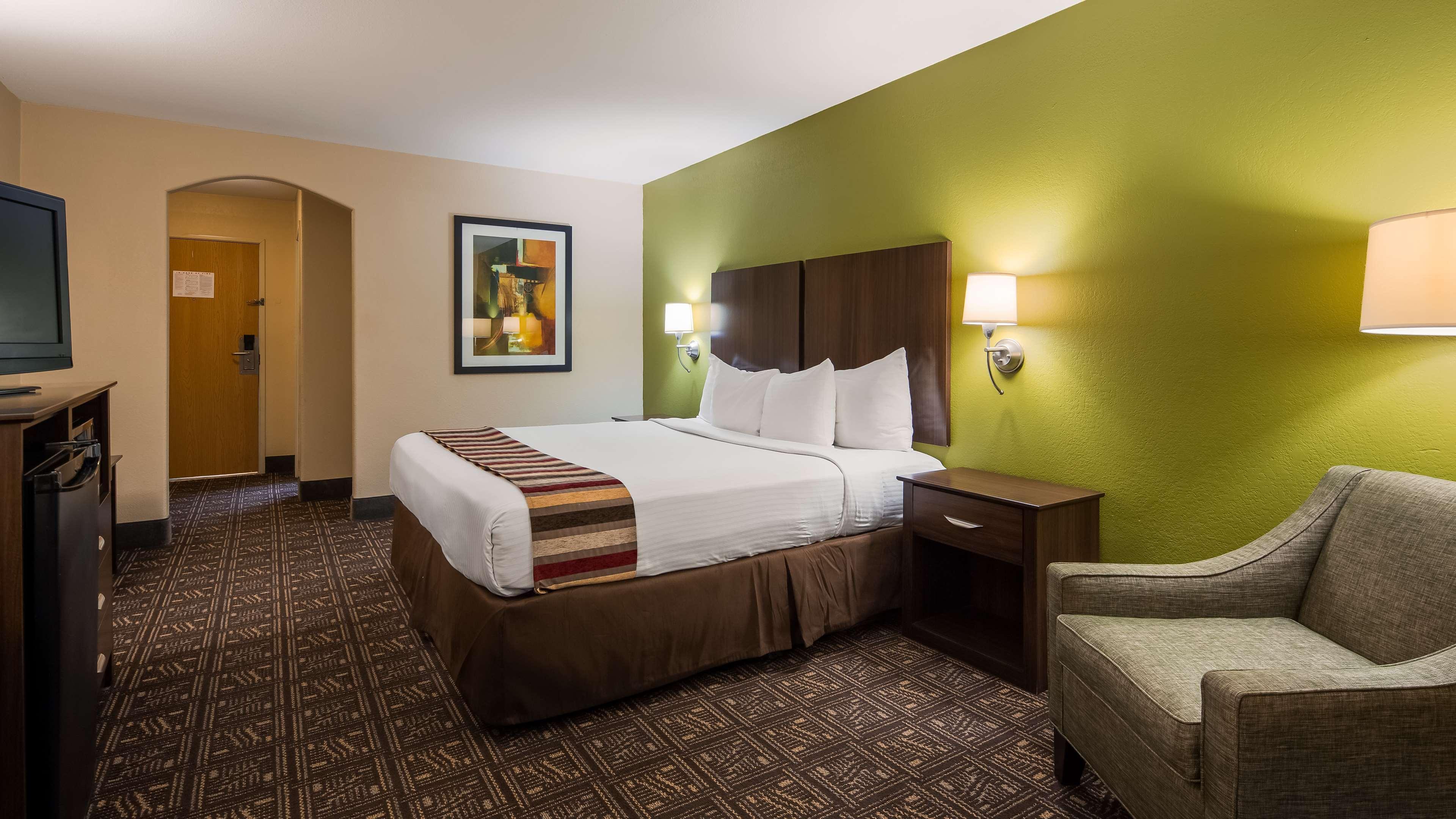 Best Western Rayne Inn Экстерьер фото