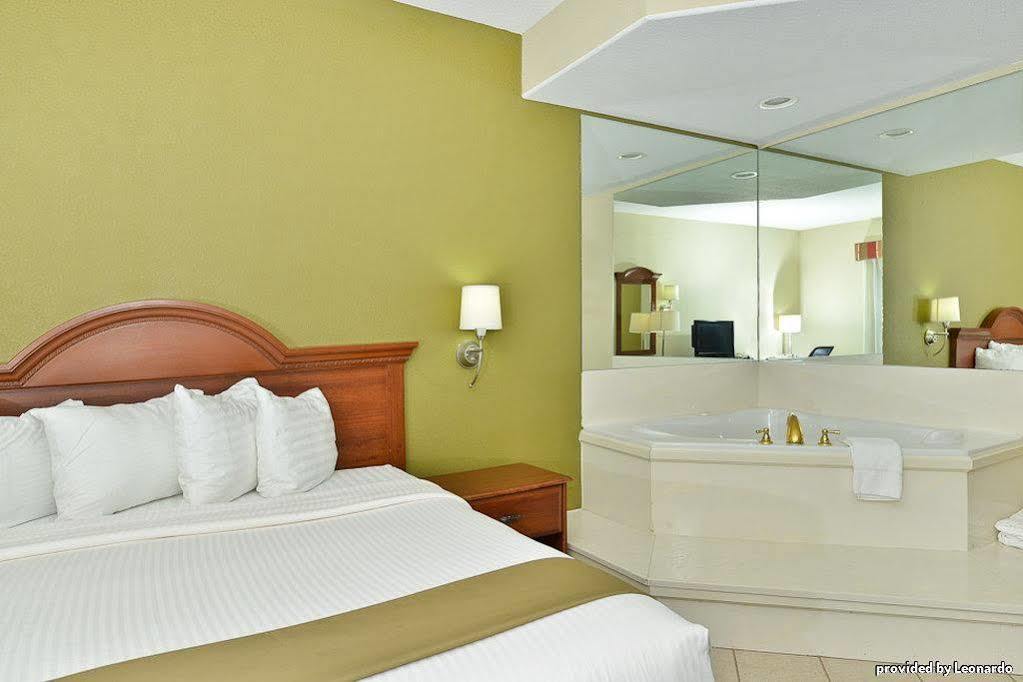 Best Western Rayne Inn Экстерьер фото