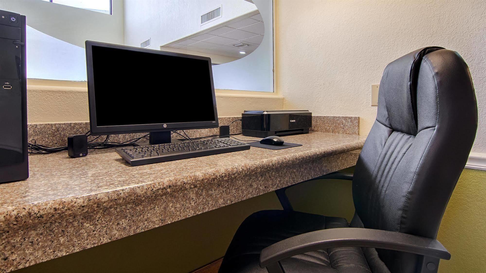 Best Western Rayne Inn Экстерьер фото
