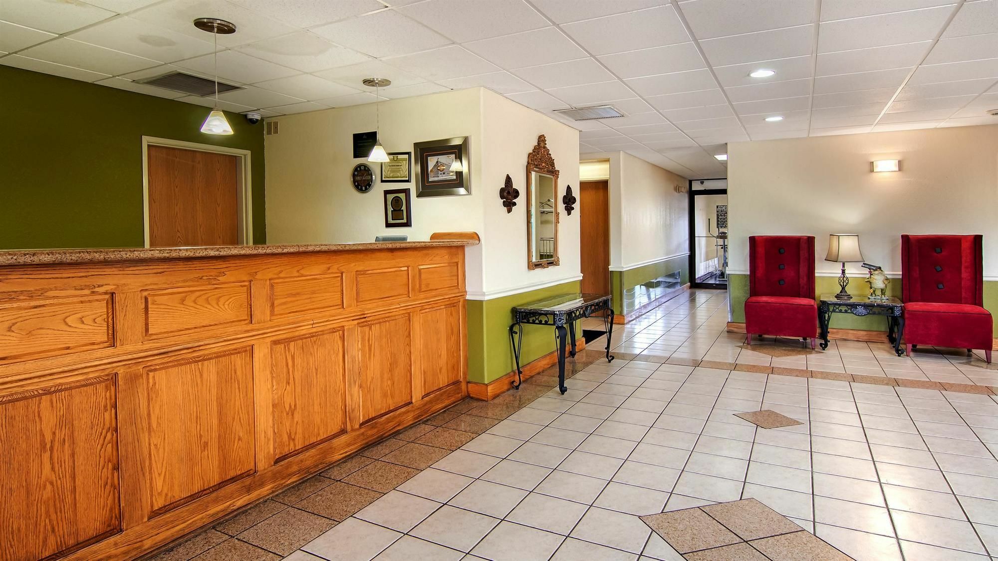Best Western Rayne Inn Экстерьер фото